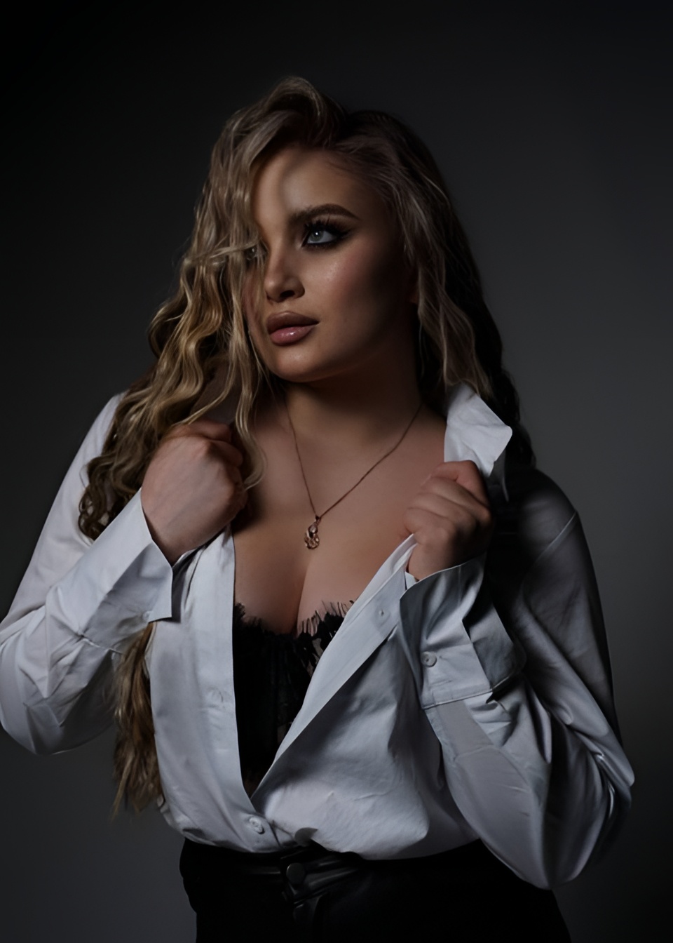 Алиса привлекательная девушка из Железногорска цена от 6000 руб