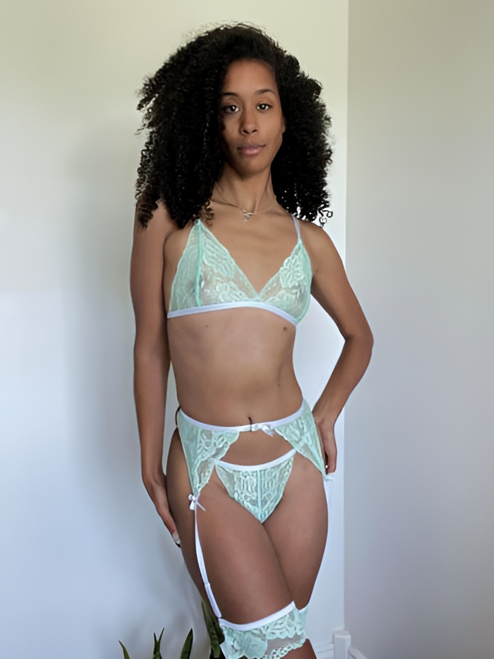 Индивидуалка Искра, доступна для личного знакомства от 2500 руб